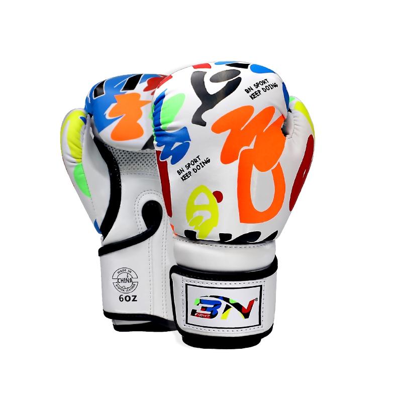 NNEDSZ Kids' 6Oz Boxing Gloves For Training And Fighting - Graffiti Design - White